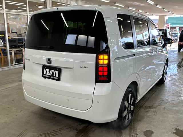 フリード ｅ：ＨＥＶエアー　ＥＸ／４ＷＤ／登録済み未使用車／　寒冷地仕様／純正Ｇａｔｈｅｒｓ１１．４型／全方位カメラ／ＢＳＭ／ＥＴＣ２．０／ブルートゥース／フルセグ／ＤＶＤ／シートヒーター／コーナーセンサー／ブレーキホールド／ワイパー熱線＆ドアミラーヒーター（3枚目）