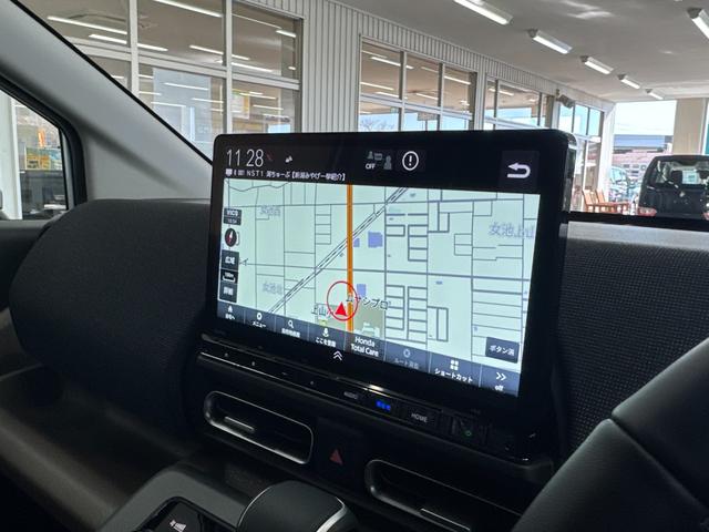 フリード ｅ：ＨＥＶエアー　ＥＸ／４ＷＤ／登録済み未使用車／　寒冷地仕様／純正Ｇａｔｈｅｒｓ１１．４型／全方位カメラ／ＢＳＭ／ＥＴＣ２．０／ブルートゥース／フルセグ／ＤＶＤ／シートヒーター／コーナーセンサー／ブレーキホールド／ワイパー熱線＆ドアミラーヒーター（6枚目）