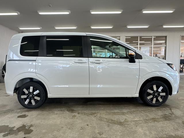 フリード ｅ：ＨＥＶエアー　ＥＸ／４ＷＤ／登録済み未使用車／　寒冷地仕様／純正Ｇａｔｈｅｒｓ１１．４型／全方位カメラ／ＢＳＭ／ＥＴＣ２．０／ブルートゥース／フルセグ／ＤＶＤ／シートヒーター／コーナーセンサー／ブレーキホールド／ワイパー熱線＆ドアミラーヒーター（19枚目）