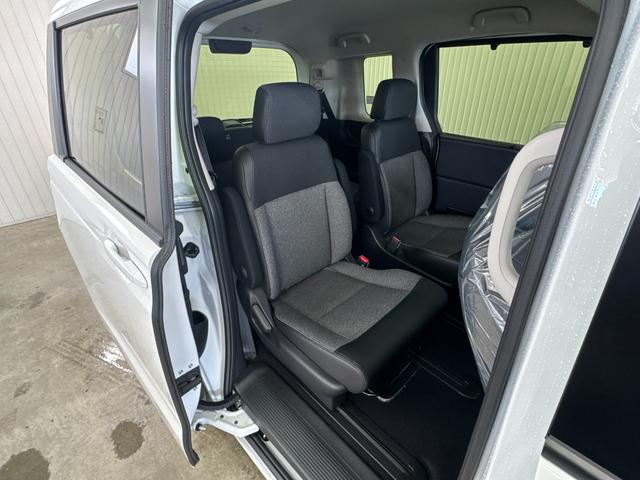 フリード ｅ：ＨＥＶエアー　ＥＸ／４ＷＤ／登録済み未使用車／　寒冷地仕様／純正Ｇａｔｈｅｒｓ１１．４型／全方位カメラ／ＢＳＭ／ＥＴＣ２．０／ブルートゥース／フルセグ／ＤＶＤ／シートヒーター／コーナーセンサー／ブレーキホールド／ワイパー熱線＆ドアミラーヒーター（26枚目）