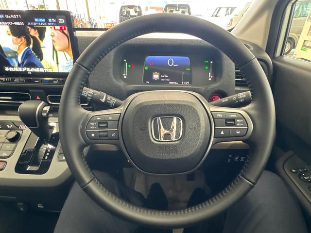 フリード ｅ：ＨＥＶエアー　ＥＸ／４ＷＤ／登録済み未使用車／　寒冷地仕様／純正Ｇａｔｈｅｒｓ１１．４型／全方位カメラ／ＢＳＭ／ＥＴＣ２．０／ブルートゥース／フルセグ／ＤＶＤ／シートヒーター／コーナーセンサー／ブレーキホールド／ワイパー熱線＆ドアミラーヒーター（41枚目）