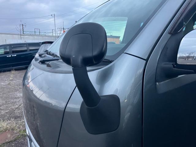 ＮＶ３５０キャラバンバン 　４ＷＤ　エアコン　メモリーナビ　バックカメラ　テレビ（6枚目）