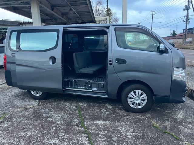 ＮＶ３５０キャラバンバン 　４ＷＤ　エアコン　メモリーナビ　バックカメラ　テレビ（19枚目）
