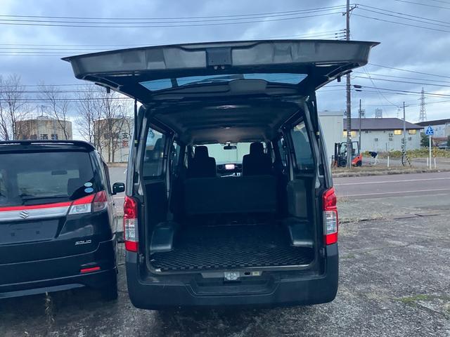 ＮＶ３５０キャラバンバン 　４ＷＤ　エアコン　メモリーナビ　バックカメラ　テレビ（24枚目）