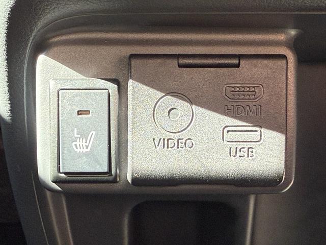 ワゴンＲスティングレー Ｔ　４ＷＤ　ターボ　ナビ　ＴＶ　バックカメラ　ＨＩＤヘッドランプ　パドルシフト　スマートキー　プッシュスタート　クルーズコントロール　衝突被害軽減システム　シートヒーター　アイドリングストップ　車検整備付（16枚目）