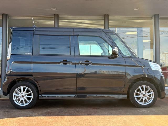 スペーシアカスタム ＸＳ　４ＷＤ　両側パワースライドドア　ＨＩＤヘッドランプ　オートライト　スマートキー　プッシュスタート　イモビライザー　アイドリングストップ　フォグランプ　シートヒーター　ヒーテッドドアミラー（4枚目）