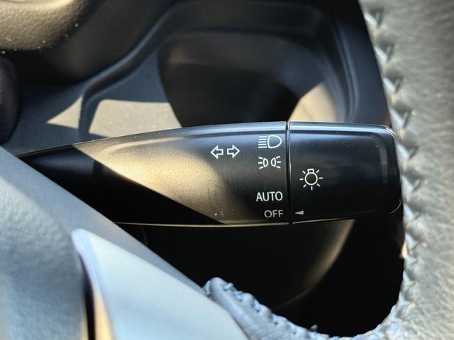 スペーシアカスタム ＸＳ　４ＷＤ　両側パワースライドドア　ＨＩＤヘッドランプ　オートライト　スマートキー　プッシュスタート　イモビライザー　アイドリングストップ　フォグランプ　シートヒーター　ヒーテッドドアミラー（12枚目）