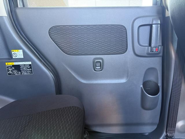 スペーシアカスタム ＸＳ　４ＷＤ　両側パワースライドドア　ＨＩＤヘッドランプ　オートライト　スマートキー　プッシュスタート　イモビライザー　アイドリングストップ　フォグランプ　シートヒーター　ヒーテッドドアミラー（31枚目）
