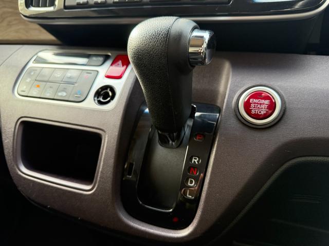 Ｎ－ＯＮＥ プレミアム　純正ナビ　ＴＶ　バックカメラ　ＨＩＤヘッドランプ　オートライト　スマートキー　プッシュスタート　ステアリングリモコン　シティブレーキアクティブシステム　衝突被害軽減システム　ＥＴＣ　車検整備付（12枚目）