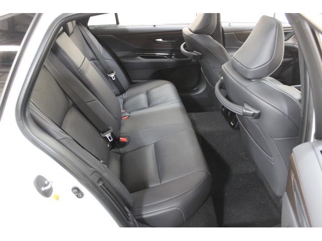 リアシートになります。