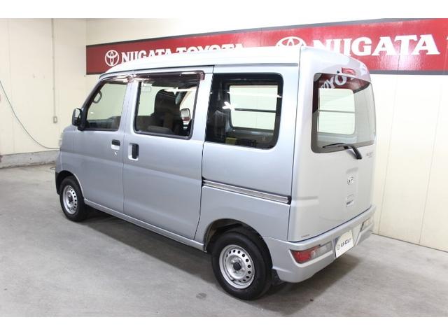 ハイゼットカーゴ スペシャルクリーン　４ＷＤ　アイドリングストップ　乗車定員４人　ＡＢＳ　エアバッグ　オートマ（3枚目）