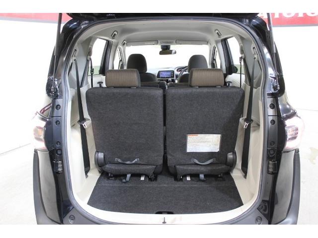 シエンタ G 4WD ナビ&TV 両側電動スライド 衝突被害軽減システム バックカメラ スマートキー 横滑り防止機能 キーレス 盗難防止装置 乗車定員6人 3列シート 寒冷地 ウオークスルー ABS エアバッグ(11枚目)