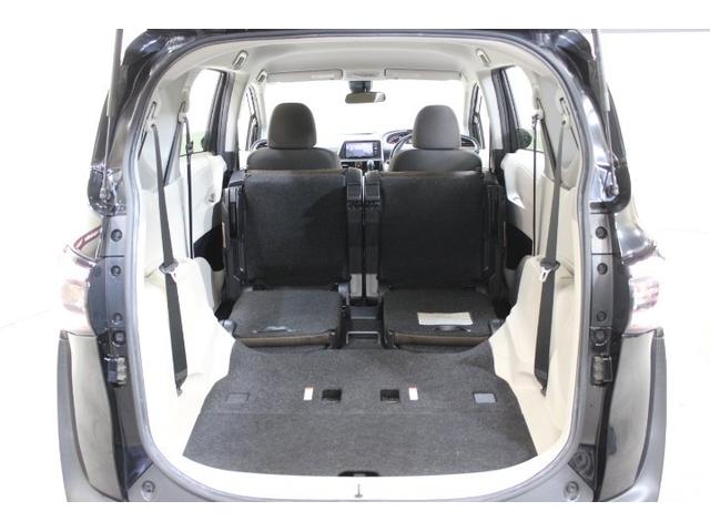 シエンタ G 4WD ナビ&TV 両側電動スライド 衝突被害軽減システム バックカメラ スマートキー 横滑り防止機能 キーレス 盗難防止装置 乗車定員6人 3列シート 寒冷地 ウオークスルー ABS エアバッグ(12枚目)