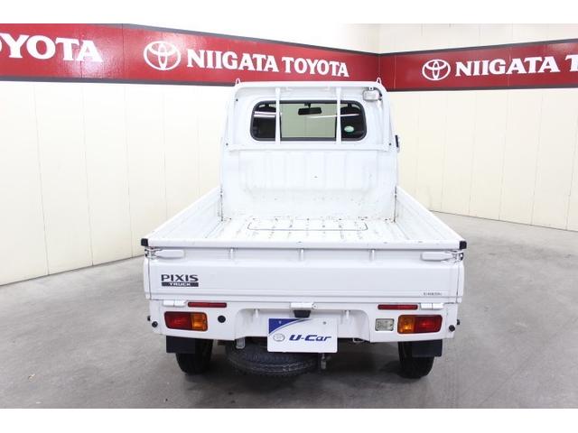 ピクシストラック エクストラ　４ＷＤ　ナビ＆ＴＶ　ＥＴＣ　キーレス　乗車定員２人　ＡＢＳ　エアバッグ　オートマ（5枚目）