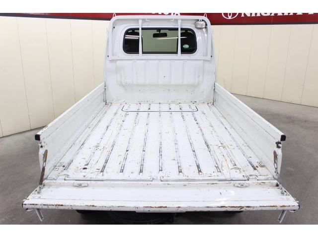 ピクシストラック エクストラ　４ＷＤ　ナビ＆ＴＶ　ＥＴＣ　キーレス　乗車定員２人　ＡＢＳ　エアバッグ　オートマ（6枚目）