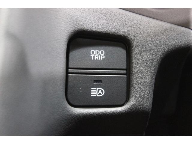 オートハイビームついています。状況に応じてハイとローを自動切換えします。