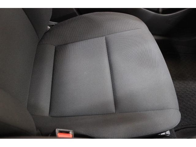 カローラツーリング Ｇ－Ｘ　プラス　衝突被害軽減システム　ＥＴＣ　バックカメラ　スマートキー　ミュージックプレイヤー接続可　横滑り防止機能　ＬＥＤヘッドランプ　キーレス　盗難防止装置　乗車定員５人　ＡＢＳ　エアバッグ　オートマ（11枚目）