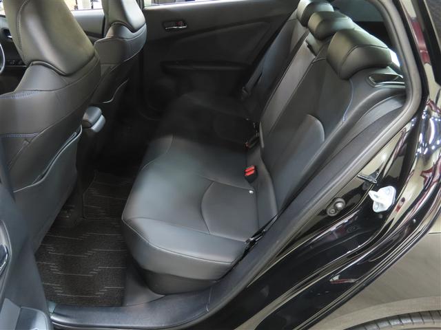 プリウス Ｓツーリングセレクション　４ＷＤ　ナビ＆ＴＶ　衝突被害軽減システム　ＥＴＣ　バックカメラ　スマートキー　ドラレコ　ミュージックプレイヤー接続可　横滑り防止機能　ＬＥＤヘッドランプ　ワンオーナー　キーレス　盗難防止装置　ＡＢＳ（10枚目）