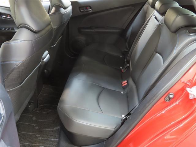 プリウス Ａツーリングセレクション　ナビ＆ＴＶ　衝突被害軽減システム　ＥＴＣ　バックカメラ　スマートキー　ミュージックプレイヤー接続可　横滑り防止機能　ＬＥＤヘッドランプ　ワンオーナー　キーレス　盗難防止装置　ＤＶＤ再生　乗車定員５人（10枚目）