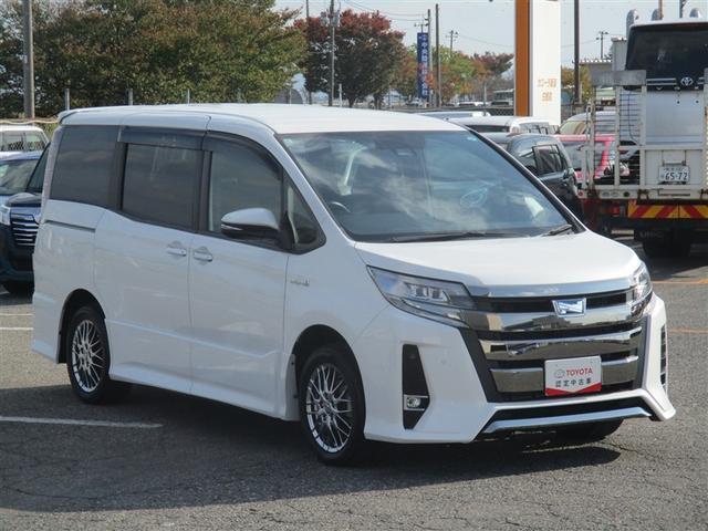 ノア ハイブリッドSi ダブルバイビーII ナビ&TV 両側電動スライド 衝突被害軽減システム ETC バックカメラ スマートキー アイドリングストップ 横滑り防止機能 LEDヘッドランプ ワンオーナー キーレス 盗難防止装置 DVD再生(15枚目)