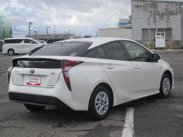 プリウス Ｓセーフティプラス　４ＷＤ　ナビ＆ＴＶ　衝突被害軽減システム　ＥＴＣ　バックカメラ　スマートキー　アイドリングストップ　横滑り防止機能　ＬＥＤヘッドランプ　ワンオーナー　キーレス　盗難防止装置　ＤＶＤ再生　乗車定員５人（19枚目）