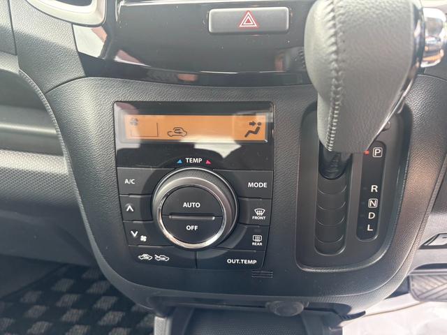 ソリオ ブラック＆ホワイトＩＩ　スマートキー　プッシュスタート　両側電動スライド　メモリーナビ　ＣＤ　ＤＶＤ　フルセグ　Ｂｌｕｅｔｏｏｔｈ　Ｂカメラ　ＥＴＣ　ＨＩＤ　フロントフォグ　１５インチ純正アルミ（22枚目）