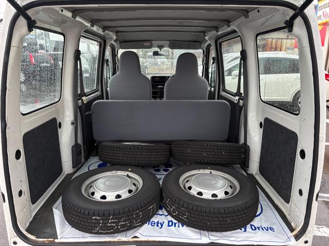 ハイゼットカーゴ スペシャルクリーン　４ＷＤ　スタッドレス有　両側スライドドア（11枚目）