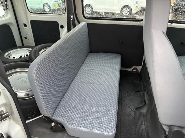 ハイゼットカーゴ スペシャルクリーン　４ＷＤ　スタッドレス有　両側スライドドア（13枚目）