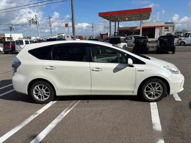 プリウスアルファ Ｓ　Ｌセレクション　スマートキー　プッシュスタート　ＳＤナビ　ＤＶＤ　フルセグ　Ｂｌｕｅｔｏｏｔｈ　Ｂカメラ　ドラレコ前　ＥＴＣ　ＨＩＤ　フロントフォグ　１６インチ社外アルミ（4枚目）