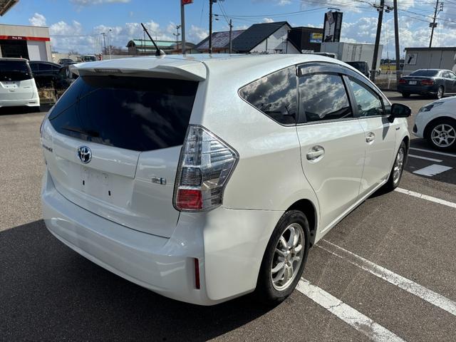 プリウスアルファ Ｓ　Ｌセレクション　スマートキー　プッシュスタート　ＳＤナビ　ＤＶＤ　フルセグ　Ｂｌｕｅｔｏｏｔｈ　Ｂカメラ　ドラレコ前　ＥＴＣ　ＨＩＤ　フロントフォグ　１６インチ社外アルミ（8枚目）