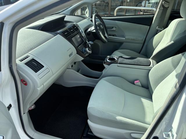 プリウスアルファ Ｓ　Ｌセレクション　スマートキー　プッシュスタート　ＳＤナビ　ＤＶＤ　フルセグ　Ｂｌｕｅｔｏｏｔｈ　Ｂカメラ　ドラレコ前　ＥＴＣ　ＨＩＤ　フロントフォグ　１６インチ社外アルミ（9枚目）