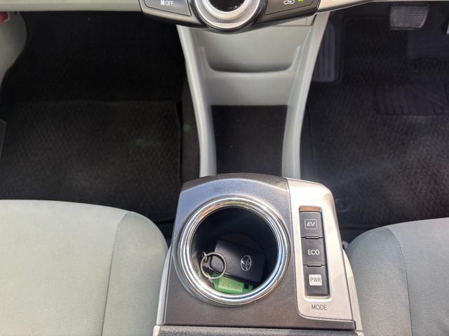 プリウスアルファ Ｓ　Ｌセレクション　スマートキー　プッシュスタート　ＳＤナビ　ＤＶＤ　フルセグ　Ｂｌｕｅｔｏｏｔｈ　Ｂカメラ　ドラレコ前　ＥＴＣ　ＨＩＤ　フロントフォグ　１６インチ社外アルミ（22枚目）