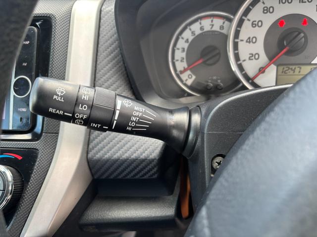 カローラフィールダー １．５Ｇ　スマートキー　プッシュスタート　メモリーナビ　ＤＶＤ　フルセグ　Ｂｌｕｅｔｏｏｔｈ　Ｂカメラ　ＥＴＣ　ＨＩＤ　ドラレコ前　アイドリングストップ（24枚目）