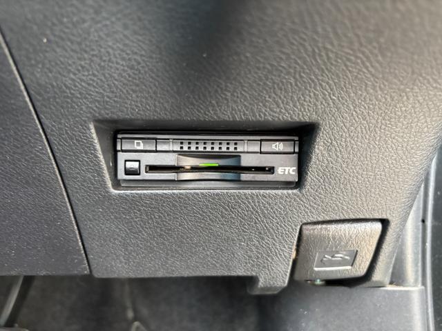 カローラフィールダー １．５Ｇ　スマートキー　プッシュスタート　メモリーナビ　ＤＶＤ　フルセグ　Ｂｌｕｅｔｏｏｔｈ　Ｂカメラ　ＥＴＣ　ＨＩＤ　ドラレコ前　アイドリングストップ（27枚目）