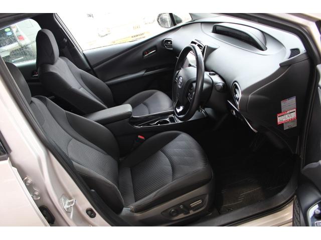 プリウス Ａ　ワンオーナー　純正ＳＤナビ９インチ　ＴＶフルセグ　バックモニター　アダプティブクルーズコントロール　ブラインドスポットモニター　パワーシート　ヘッドアップディスプレイ（17枚目）