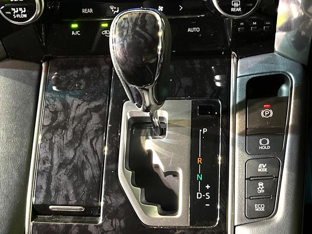 ヴェルファイアハイブリッド Ｚ　ゴールデンアイズ　４ＷＤ　ＴＲＤエアロ　ＪＢＬ付メーカー１０．５型ナビ　全周囲カメラ　１３型後席モニター　衝突軽減　両側電動スライド　パワーバックドア　レーダークルコン　レーンアシスト　三眼ＬＥＤヘッド　ＡＣ１００Ｖ（24枚目）