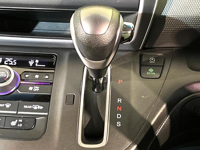 フリード+ G 4WD 電動スライド ETC シートヒーター オートエアコン オーディオ CD再生 スマートキー 盗難防止装置 横滑り防止装置 電動格納ミラー アイドリングストップ ヘッドライトレベライザー(21枚目)