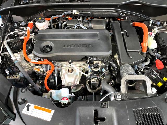 ＺＲ－Ｖ ｅ：ＨＥＶ　Ｚ　４ＷＤ　衝突軽減　９型ホンダコネクトディスプレイ　全周囲カメラ　電動リアゲート　シートヒーター　パワーシート　ＬＥＤヘッド　Ｂｌｕｅｔｏｏｔｈ接続　フルセグ　ＥＴＣ　ドラレコ　置き型充電　スマートキー（18枚目）