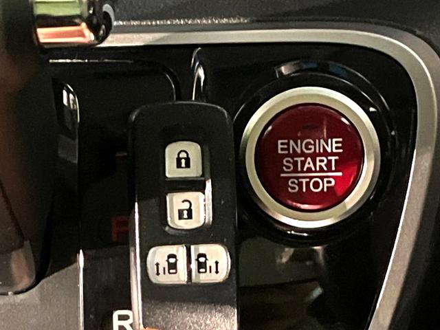 N-BOXカスタム G・ターボLパッケージ 両側電動ドア 純正SDナビ 禁煙車 ハーフレザーシート ドラレコ スマートキー HIDヘッド ビルトインETC クルコン オートライト オートエアコン 純正15インチアルミ Bluetooth CD(26枚目)