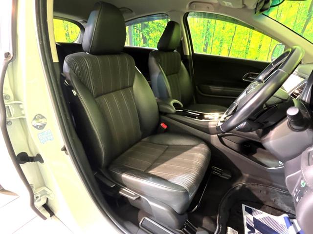 ヴェゼル ハイブリッドＺ・ホンダセンシング　純正８型ナビ　寒冷地仕様　バックカメラ　衝突被害軽減システム　レーダークルーズ　禁煙車　ハーフレザーシート　ドラレコ　ＬＥＤヘッド　ルーフレール　ビルトインＥＴＣ　オートハイビーム　車線逸脱警報（8枚目）
