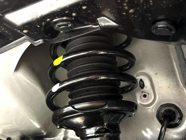 ハスラー タフワイルド　届出済未使用車　衝突被害軽減システム　レーダークルーズ　スマートキー　ＬＥＤヘッド　ルーフレール　車線逸脱警報　オートライト　オートエアコン　純正１５インチアルミ　ＬＥＤフォグ　盗難防止装置（20枚目）