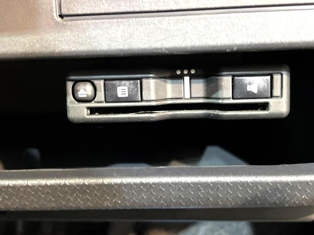 ハスラー ＪスタイルＩＩターボ　純正ナビ　衝突被害軽減システム　禁煙車　ハーフレザーシート　スマートキー　ＨＩＤヘッド　ＥＴＣ　クルコン　オートライト　オートエアコン　純正１５インチアルミ　盗難防止装置　パドルシフト（6枚目）