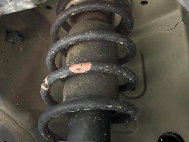 ハスラー ＪスタイルＩＩターボ　純正ナビ　衝突被害軽減システム　禁煙車　ハーフレザーシート　スマートキー　ＨＩＤヘッド　ＥＴＣ　クルコン　オートライト　オートエアコン　純正１５インチアルミ　盗難防止装置　パドルシフト（20枚目）