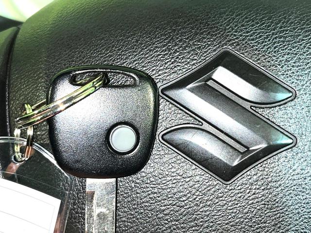 アルト L シートヒーター オーディオ CD再生 FM/AMラジオ アイドリングストップ エアコン 横滑り防止装置 リモコンキー ヘッドライトレベライザー(7枚目)