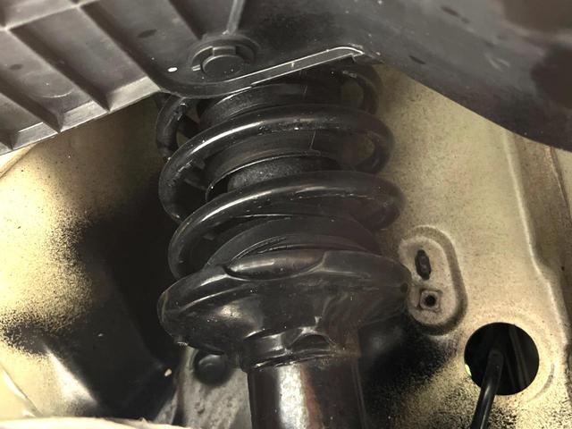 アルト L シートヒーター オーディオ CD再生 FM/AMラジオ アイドリングストップ エアコン 横滑り防止装置 リモコンキー ヘッドライトレベライザー(23枚目)