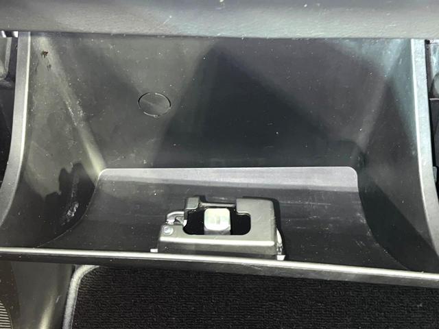 アルト L シートヒーター オーディオ CD再生 FM/AMラジオ アイドリングストップ エアコン 横滑り防止装置 リモコンキー ヘッドライトレベライザー(25枚目)