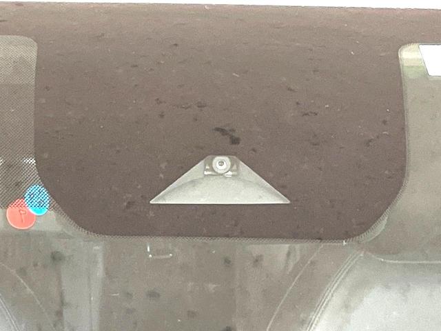 オーラ G レザーエディション 純正9型ナビ 全周囲カメラ 衝突軽減 革シート フルセグ ETC Bluetooth LEDヘッド&フォグ オートハイビーム オートライト オートエアコン スマートキー プッシュスタート 純正17AW(3枚目)