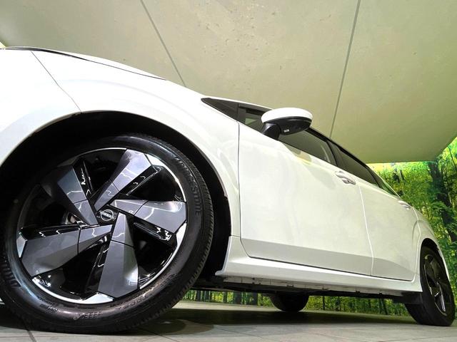 オーラ G レザーエディション 純正9型ナビ 全周囲カメラ 衝突軽減 革シート フルセグ ETC Bluetooth LEDヘッド&フォグ オートハイビーム オートライト オートエアコン スマートキー プッシュスタート 純正17AW(13枚目)