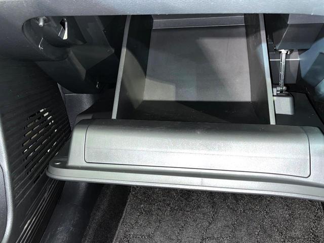 オーラ G レザーエディション 純正9型ナビ 全周囲カメラ 衝突軽減 革シート フルセグ ETC Bluetooth LEDヘッド&フォグ オートハイビーム オートライト オートエアコン スマートキー プッシュスタート 純正17AW(45枚目)