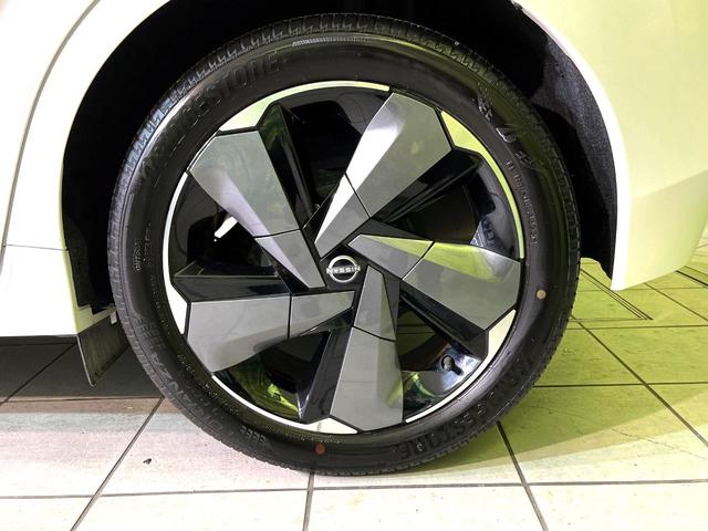 オーラ G レザーエディション 純正9型ナビ 全周囲カメラ 衝突軽減 革シート フルセグ ETC Bluetooth LEDヘッド&フォグ オートハイビーム オートライト オートエアコン スマートキー プッシュスタート 純正17AW(56枚目)